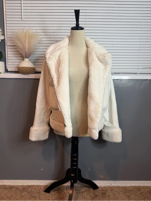Nine West Cream Faux Fur Moto Jacket Size Small - Image 3