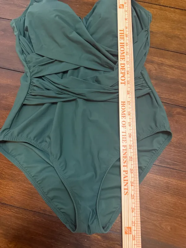 Lands' End Green Slimming Full Coverage One Piece Swimsuit Size 12 - Image 6