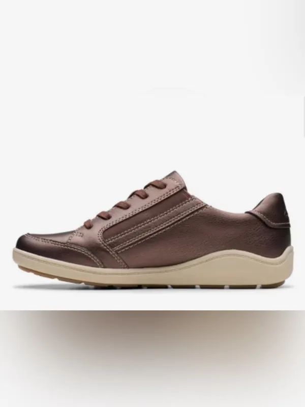 Clarks Women’s Metallic Bronze Low-Top Sneaker with Side Zip Size 8.5 - Image 2