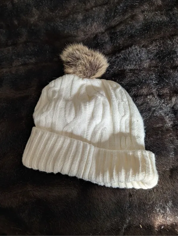 Carhartt Women's Cable Knit Cuffed Beanie one size - Image 3