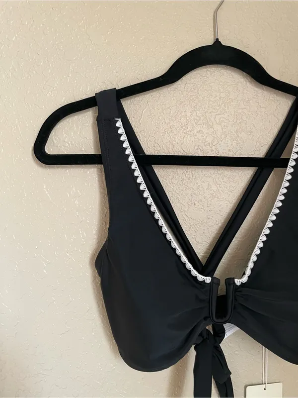New Cupshe Embroidered Trim Plunge Rectangle Ring Bikini Swim Top Bra Size M - Image 6