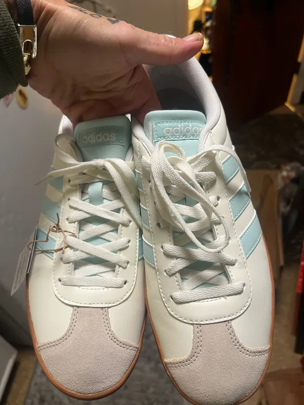 Adidas Women’s Sneakers gumsole - Image 5