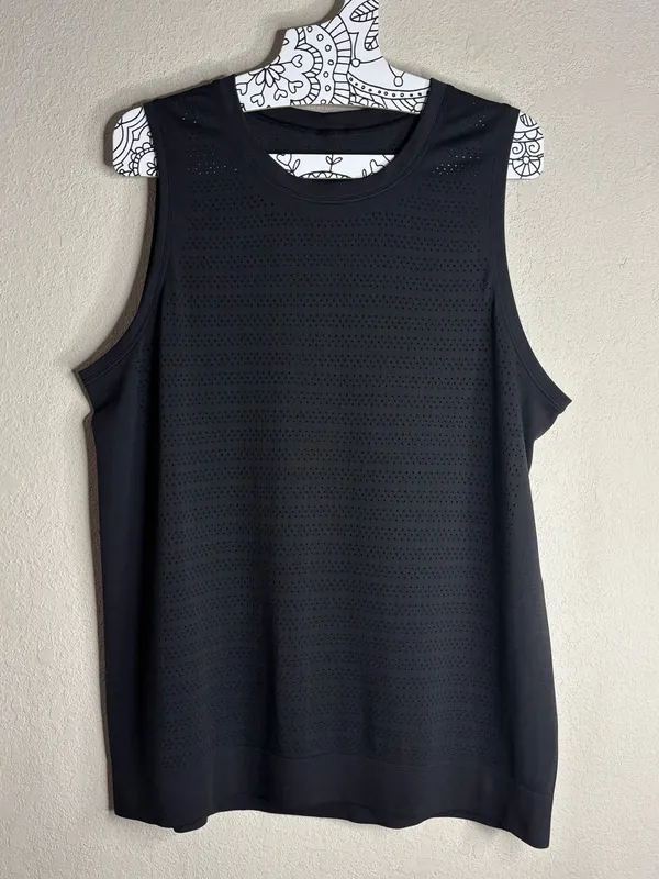 Lululemon Breeze By Muscle Tank black size 12 - Image 2
