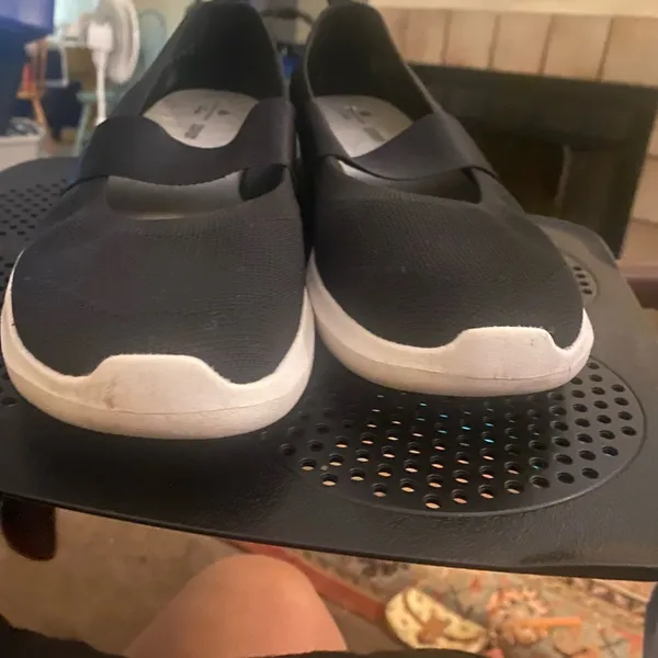 Clarks nova al black slip ons size 9.5 - Image 7