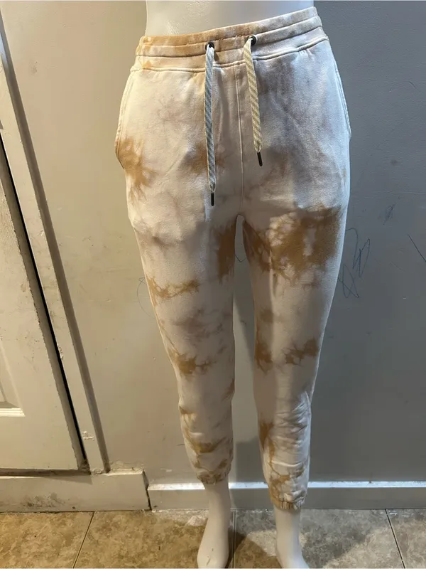 Vuori Tie-Dye Jogger Pants in Cream & White - Image 2