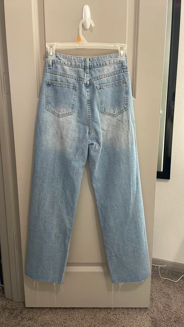 SheIn Petite Ripped Straight Leg Jeans - Image 3
