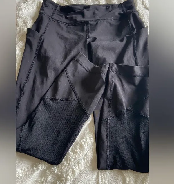 Lululemon capri size 2 - Image 3