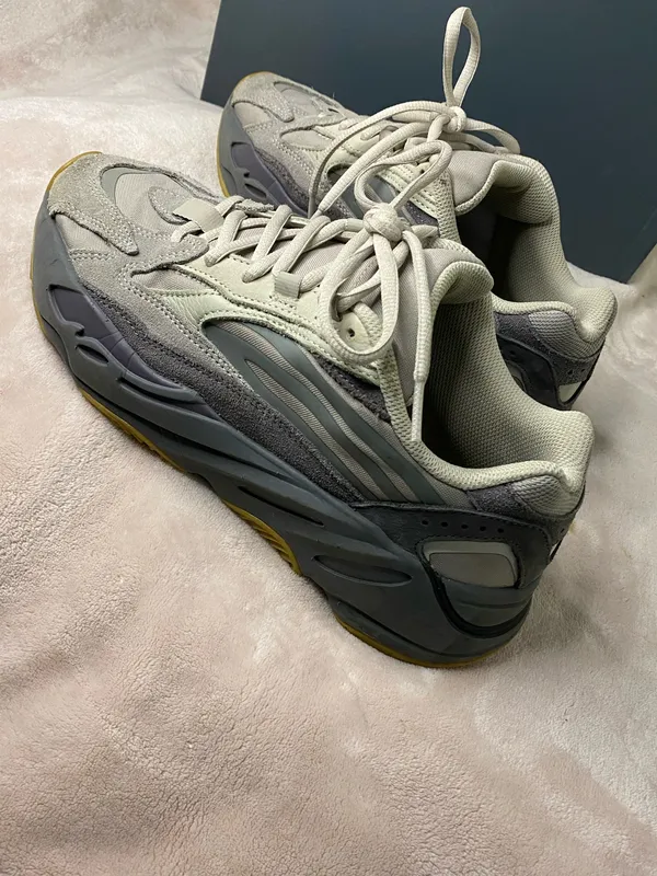 Adidas Yeezy Boost 700 V2 Tephra Gray Low Top Suede Sneakers Mens Size 6.5 - Image 2
