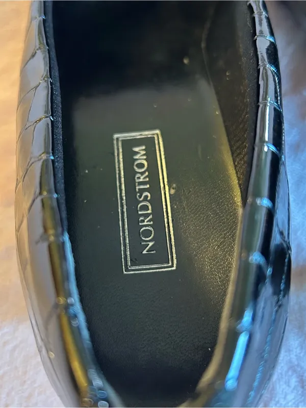 Nordstrom black patent leather pumps with crocodile embossing size 8M - Image 9