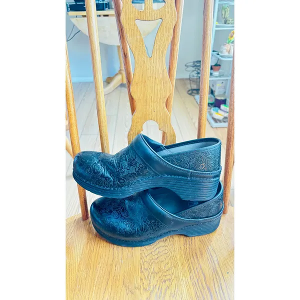 Dansko LT Pro Floral black tooled leather Clogs slip on shoes size 39=8.5-9 - Image 6