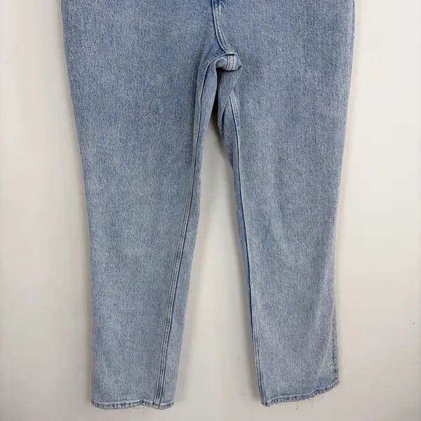 Abercrombie & Fitch The 90s Straight Ultra High Rise Curve Love Light Wash 31/12 - Image 4