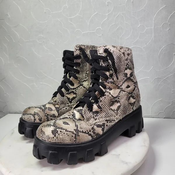 Lemonade Leather Snakeskin Combat Boots Womens 8 Cream Black Chunky Platform - Image 9