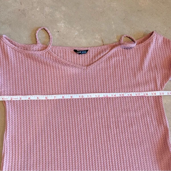 SHEIN Blush Knit Top - Image 2