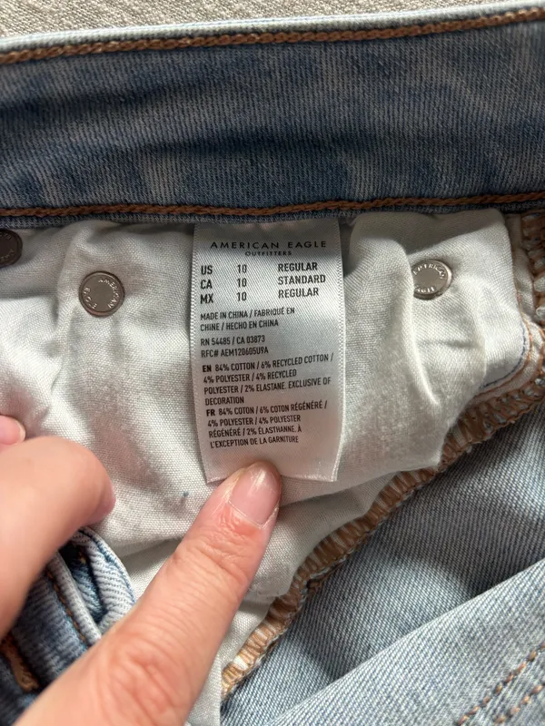 American Eagle Flare Jeans - Image 3