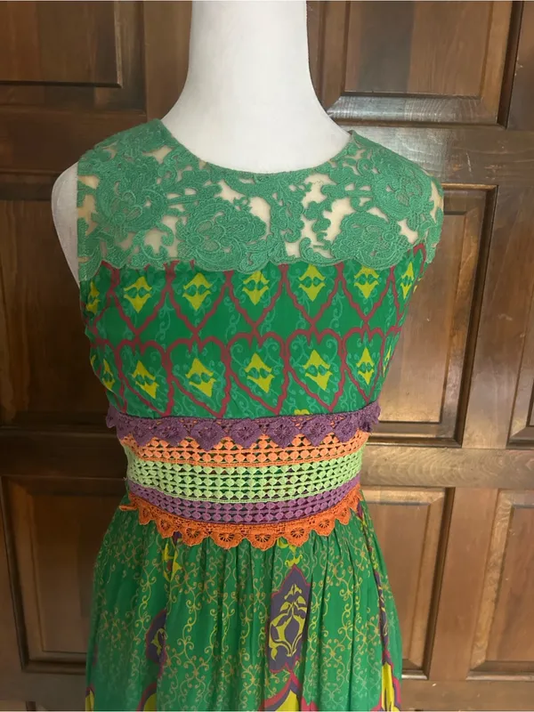 Hemant & Nandita Mintzita Green Silk Embroidered Maxi Dress Size 0 Sleeveless - Image 3