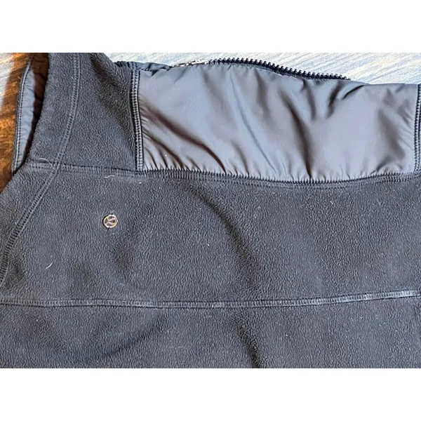 Lululemon‎ Fleecy Keen Quilted Fleece Hooded Jacket Black Womens Size 4 FLAW** - Image 4