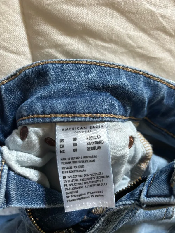 American Eagle Flare Jeans - Image 3