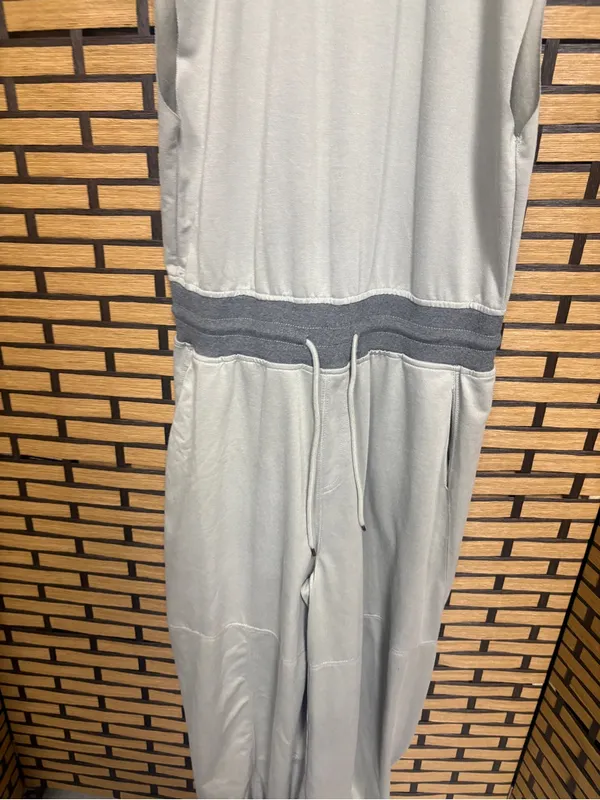 Taupe barrel leg jumpsuit size large Gray - Image 4