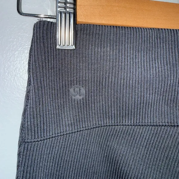 Lululemon Brushed‎ Softstreme Ribbed Zip Flared Pants Women Sz 2 Black Excellent - Image 6