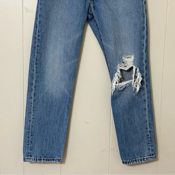 Levi’s 501 Original High Rise Straight Leg Jeans Women’s 24 Distressed Button Fl - Image 3