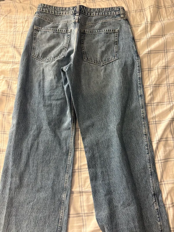 Hollister High-Rise Baggy Jeans – Medium Wash Size 10 Long - Image 4
