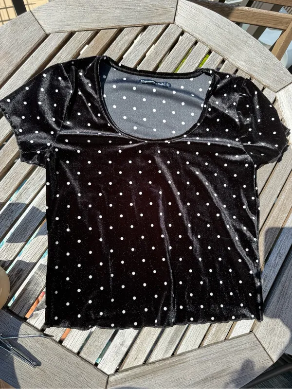 Abercrombie & Fitch Black Velvet Polka Dot Top Size Medium - Image 2