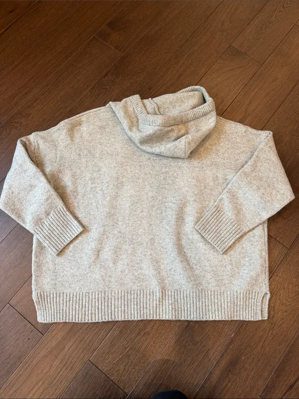 On You Heart Hoodie Sweater Size Medium - C30-067 - Image 9