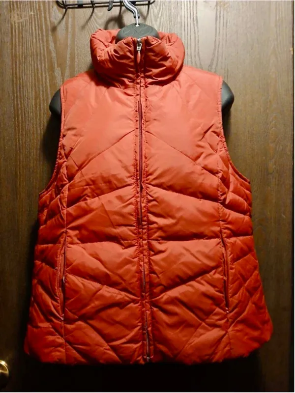 Kenneth Cole Reaction Women's Red Quilted Puffer Vest - Size L - INV316 A3 - Image 6