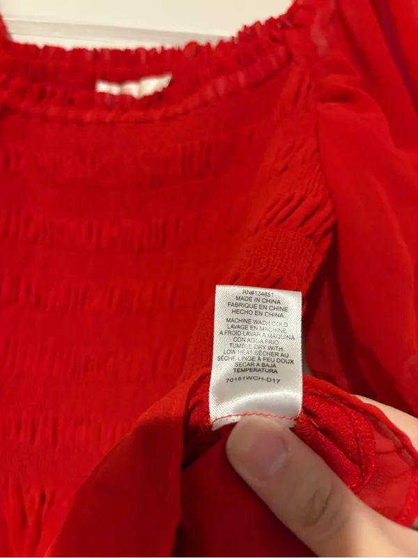 WAYF puff sleeve smocked crop‎ top red size medium - Image 4