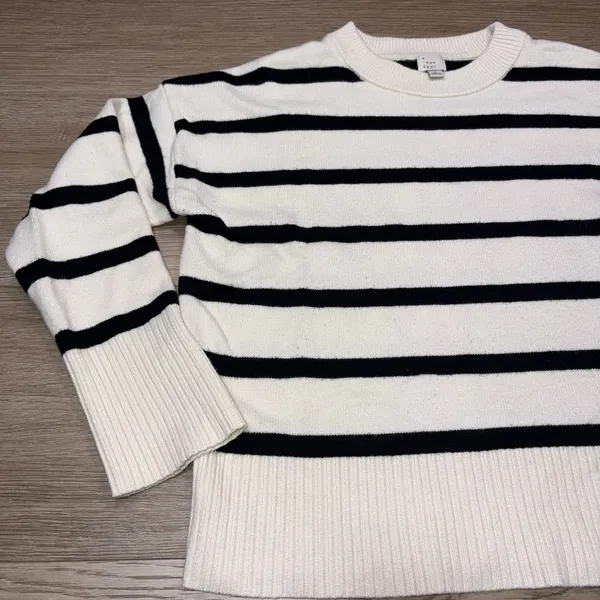 A New Day Women's Target Striped Sweater Size Medium - Image 10