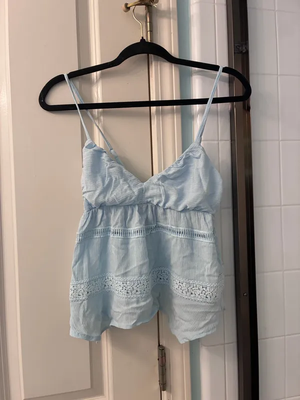 No Boundaries Light Blue Hanky Hem Cami with Lace, Women's - Image 3