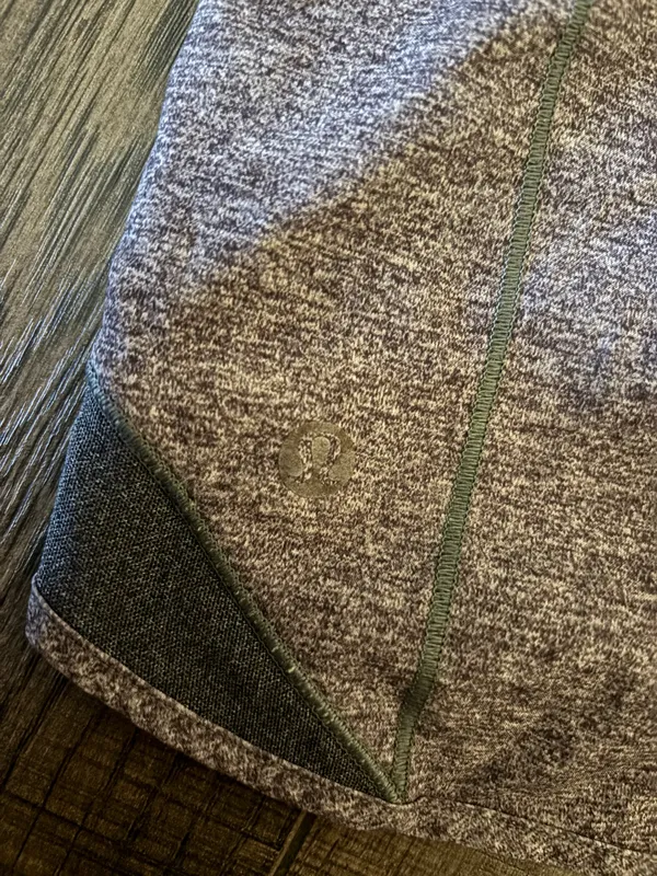 Lululemon Hot Shorts 4" - Image 3