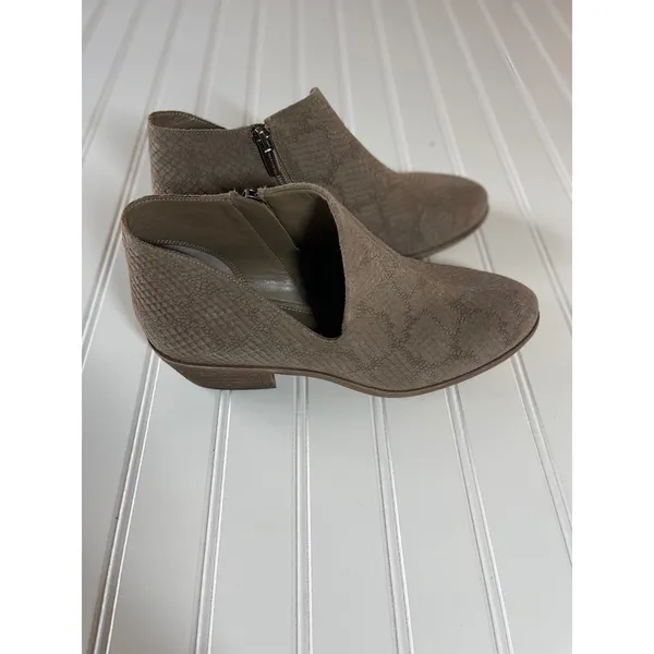 Vince Camuto Taupe Snakeskin Embossed V-Cut Ankle Booties Grey Size 8.5 M 39 - Image 5