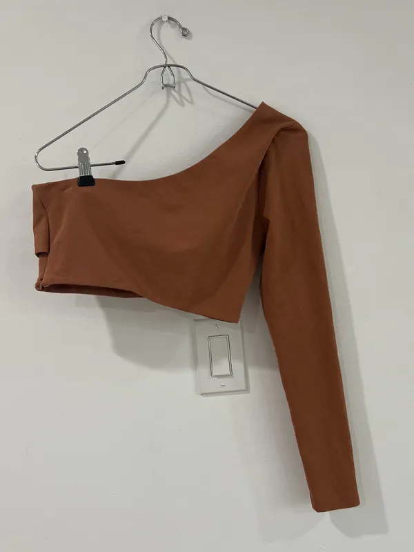 NBD Brown One Shoulder Twist Crop Top Y2K Going Out Ruched Size S - Image 5