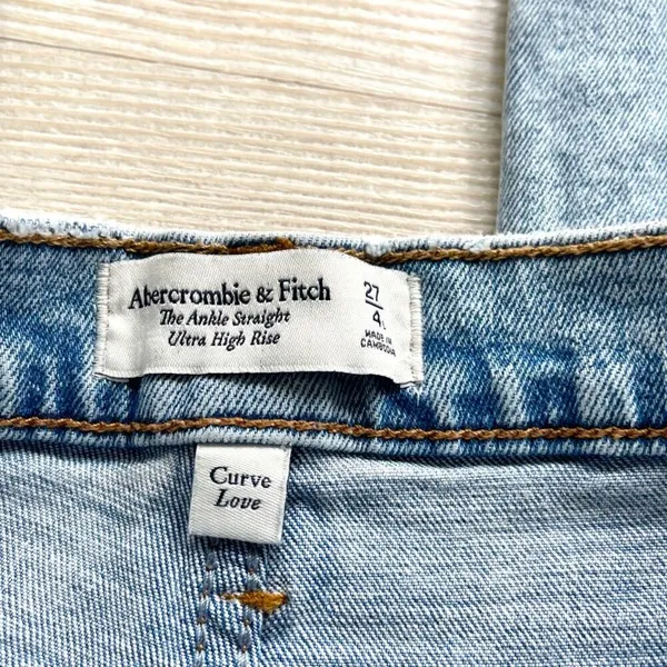 Abercrombie Curve Love Ultra High Rise Ankle Straight Jeans | 4 Long - Image 3