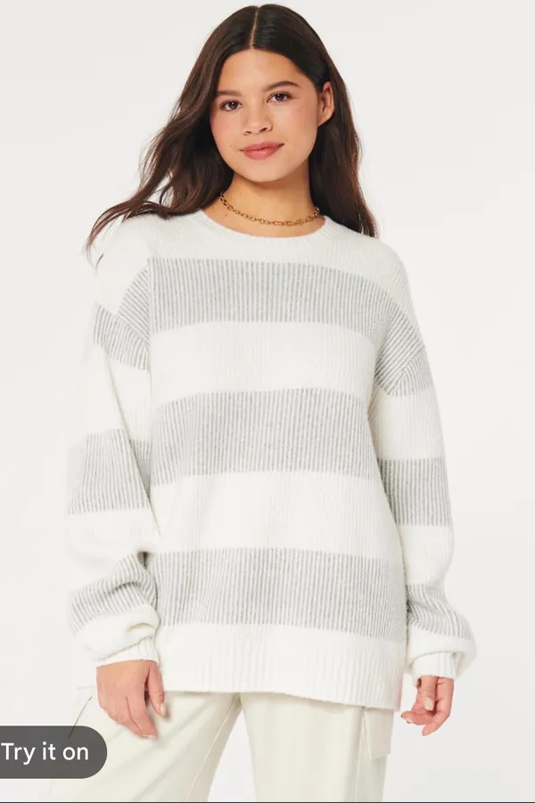 Hollister Oversized Sweater - Image 5