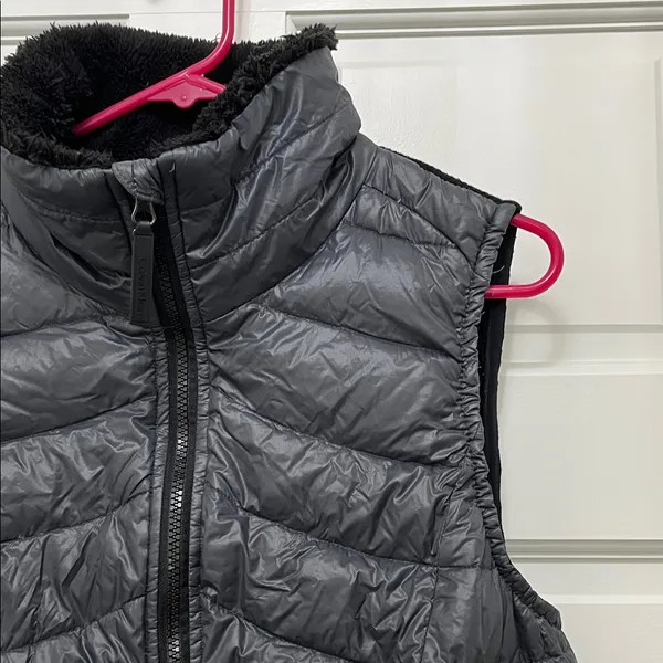Calvin Klein Black and Gray Duck Down Filled Full Zip Puffer Vest - Size Large - Image 4