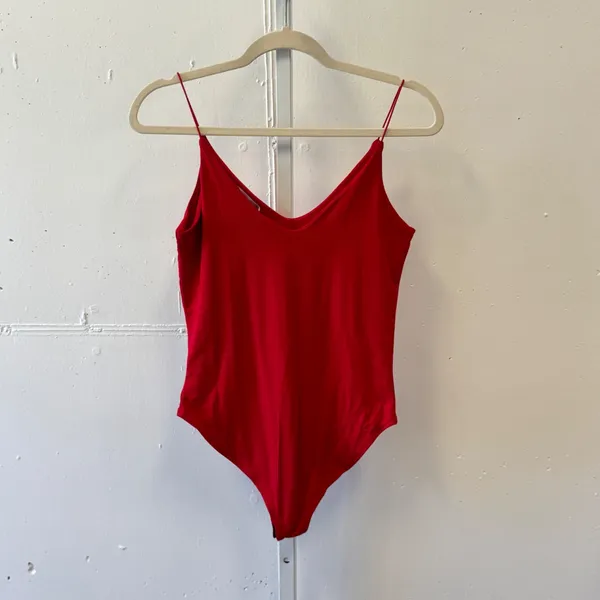 Gaze Red Spaghetti Strap V-Neck Bodysuit Small T42668‎ Stretch Snap Closure Soft - Image 3