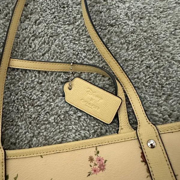 Coach x Disney Floral Tote Bag (NO WRISTLET) - Image 10