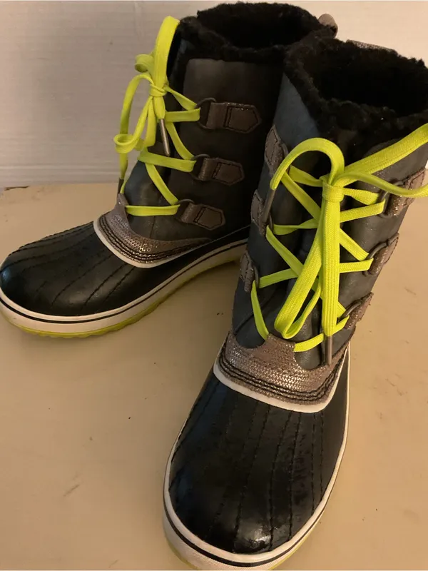 Sorel women leather waterproof Tivoli snow boots US 8 - Image 4