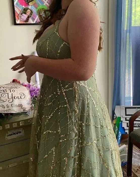 Sparkly Green Prom Dress Size 12 - Image 2