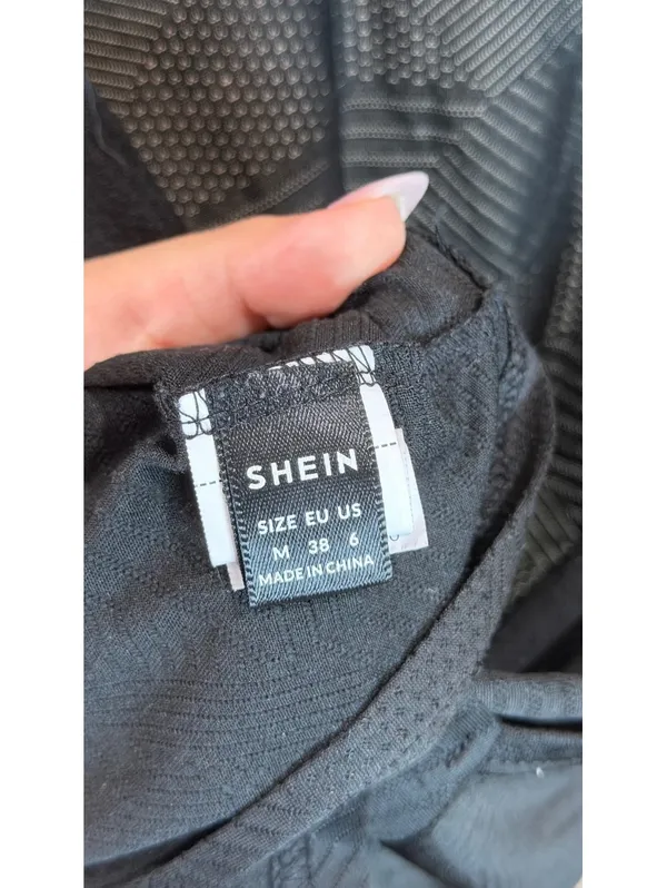 Size M Black Open Back Performance Tank Lightweight Size M - Image 4