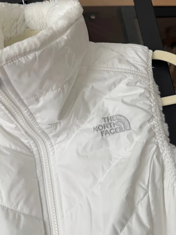The North Face Reversible puffer vest insulated Mossbud jacket faux fur zip up - Image 4