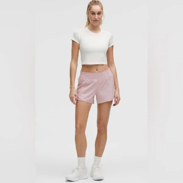 Lululemon NWT Hotty Hot High Rise Lined 4”Shorts Pink Haze Size 12 - Image 3