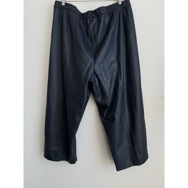 Susan Graver Women's Faux Leather Wide-Leg Crop Pants Dark Navy Size 1X Stretch‎ - Image 6