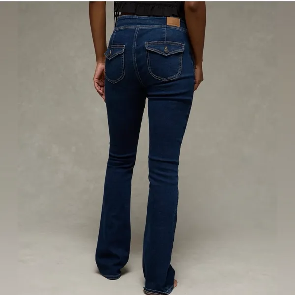 American Eagle Low-Rise Kick Boot Jeans - Image 2