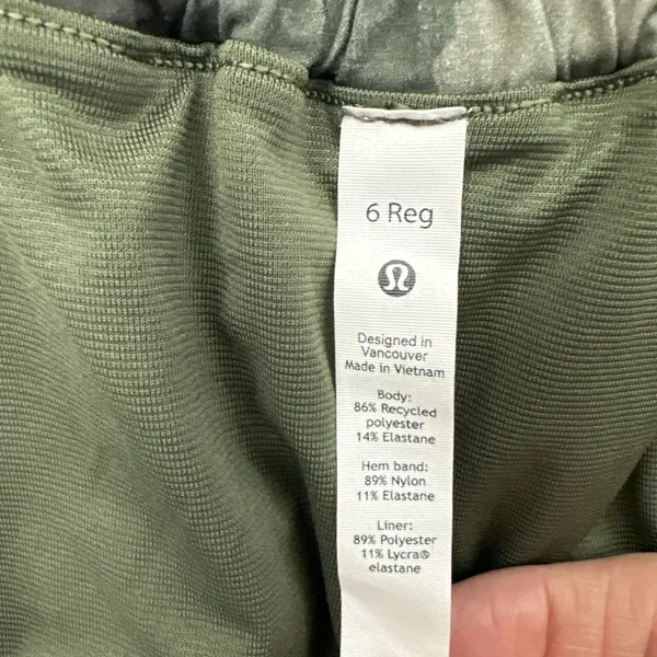 Lululemon Hotty Hot Low Rise Shorts 4" Heritage 365 Camo Green Athletic Women 6 - Image 5