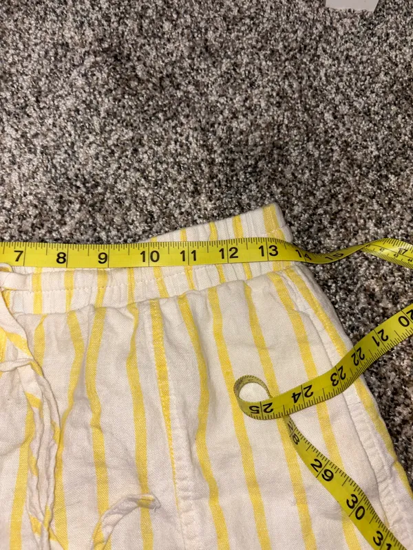 Universal Threads White Linen Shorts with Yellow Stripes - Image 8