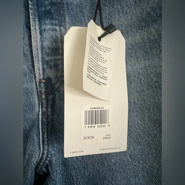 Levi’s 501 Wedgie Straight Jean size 32 - Image 5