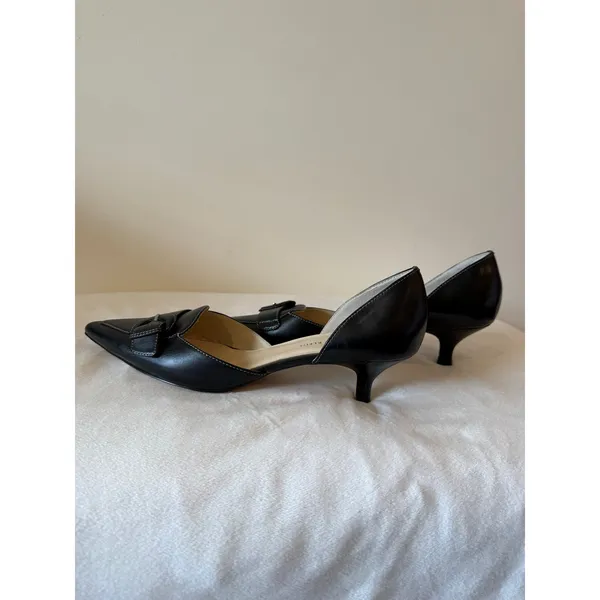 AK Anne Klein Pointed Toe Pumps Women's Size 8.5M Black Kitten Heels Pull-On - Image 3